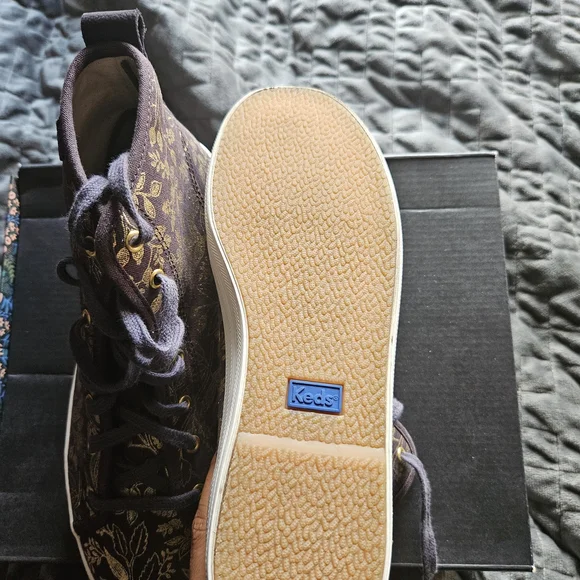 Keds Purple High-Top Sneakers with Gold Floral Design - Picture 4 of 6